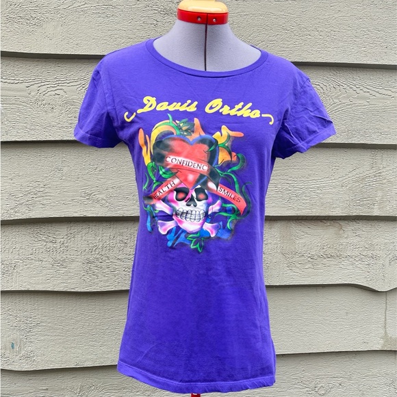 Tops - Purple Skull & Heart Graphic Tee